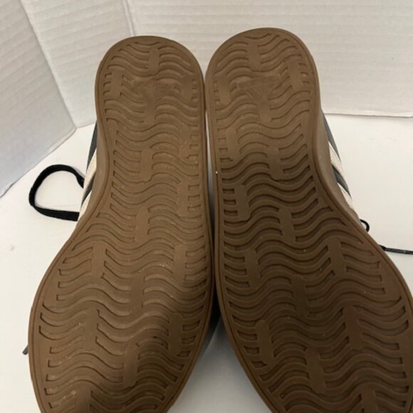 Adidas Women’s VL court 3.0 sneakers. - Picture 3 of 4